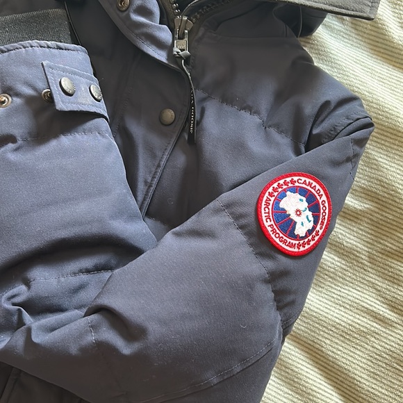 Women’s “Shelburne” Canada Goose Parka - Picture 4 of 4